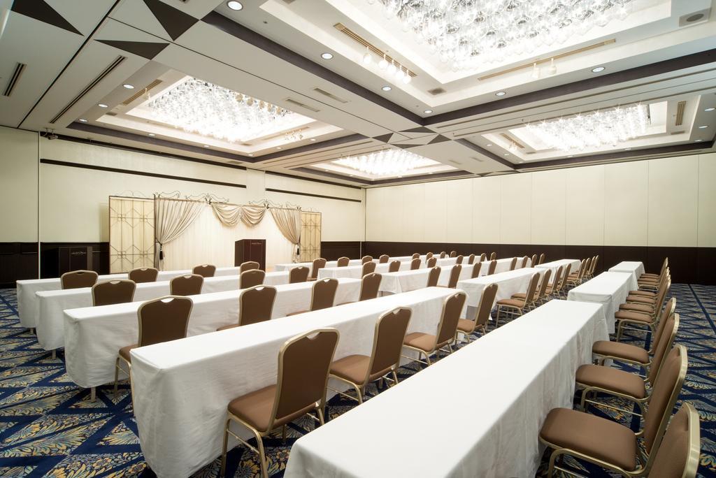 Hotel Okura Tokyo Bay Urayasu Exteriör bild A typical meeting room